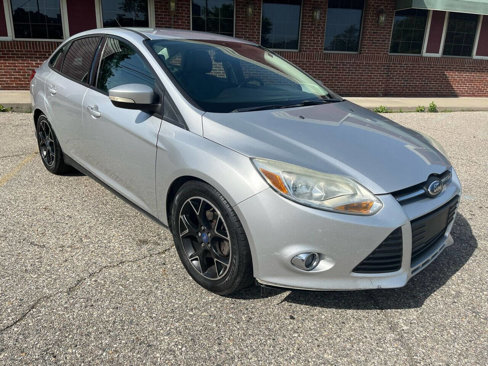 Used 2014 Ford Focus SE w/ Equipment Group 201A image 2