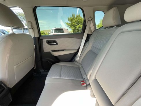 Used 2023 Nissan Rogue SV image 23