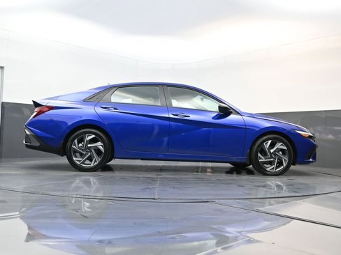 Certified 2025 Hyundai Elantra Sport image 22