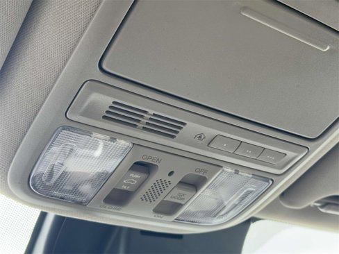Used 2018 Honda Pilot Touring image 29