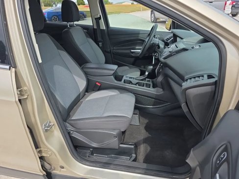 Used 2017 Ford Escape SE image 10