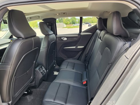 New 2025 Volvo XC40 B5 Core w/ Climate Package image 19