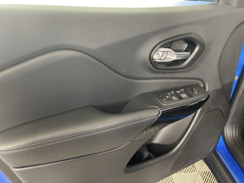 Used 2023 Jeep Cherokee Altitude Lux image 22