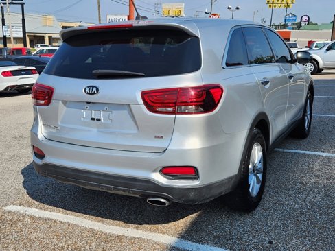 Used 2019 Kia Sorento L image 8
