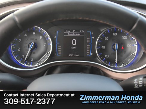 Used 2017 Chrysler Pacifica Touring-L image 11