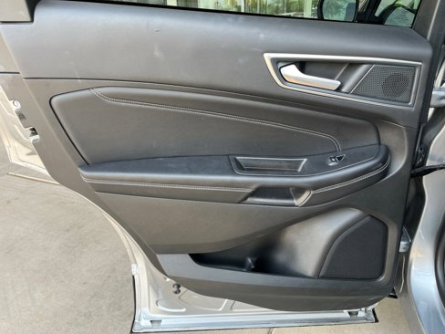 Used 2024 Ford Edge Titanium image 16