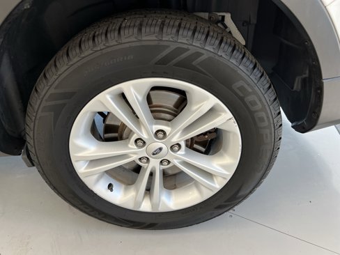 Used 2017 Ford Explorer XLT image 44