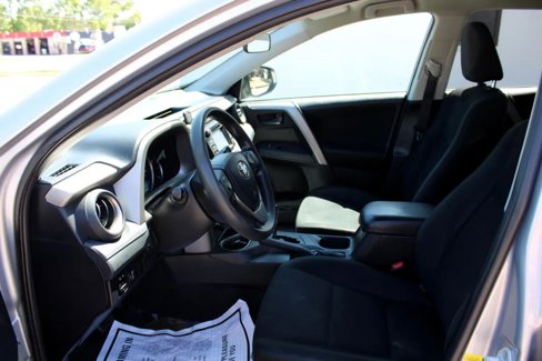 Used 2016 Toyota RAV4 LE image 18