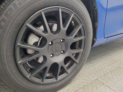 Used 2015 Toyota Yaris L image 31