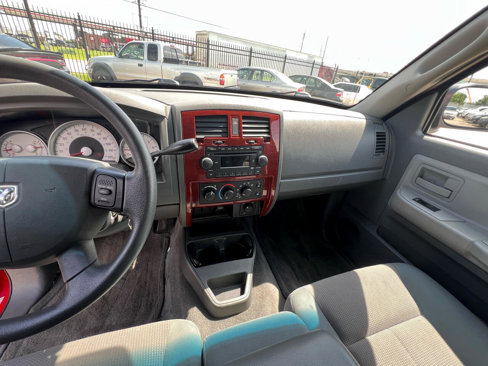 Used 2005 Dodge Dakota SLT image 22
