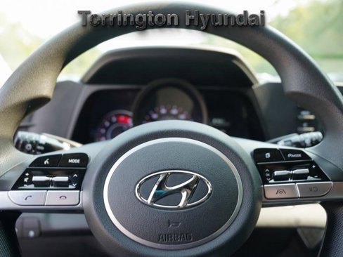 Used 2022 Hyundai Elantra SEL w/ Cargo Package image 17