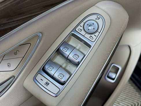 Used 2015 Mercedes-Benz S 550 4MATIC Sedan image 18