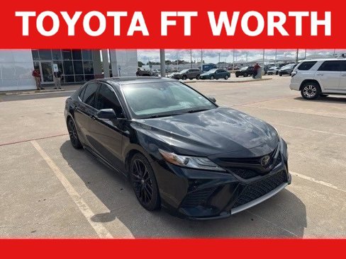 Used 2018 Toyota Camry image 1