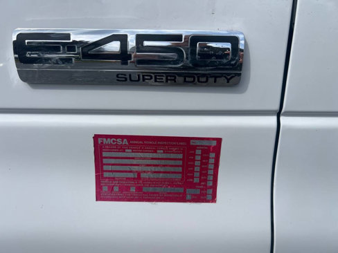 Used 2017 Ford E-450 and Econoline 450 Super Duty w/ Power Windows & Locks Group image 2