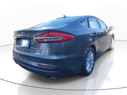 Used 2020 Ford Fusion SE image 5