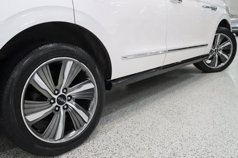 Used 2019 Lincoln Navigator Reserve image 12