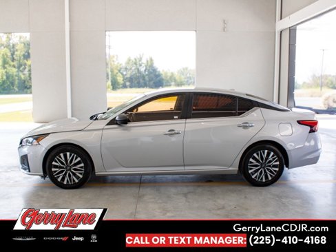 Used 2024 Nissan Altima 2.5 SV image 4