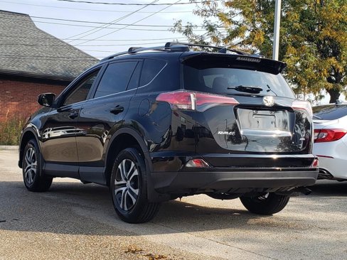 Used 2017 Toyota RAV4 LE image 5
