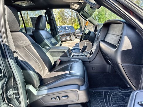 Used 2015 Lincoln Navigator L 4WD image 26