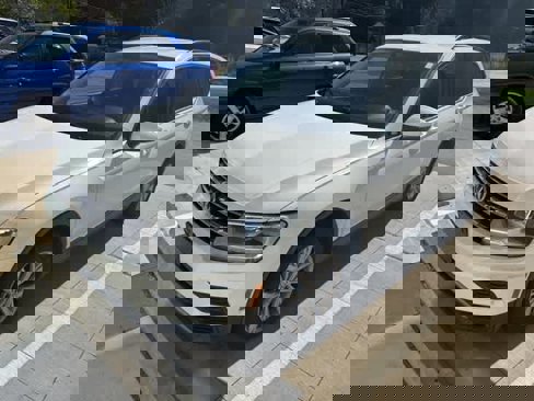Used 2018 Volkswagen Tiguan S image 1