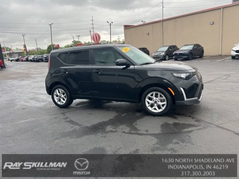 Used 2025 Kia Soul LX w/ LX Technology Package image 3