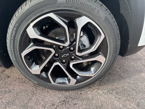 New 2025 Chevrolet Trax RS image 32