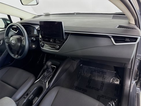 Used 2025 Toyota Corolla LE image 27