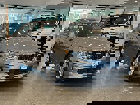 Used 2018 Kia Optima LX image 3
