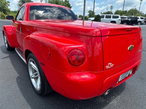 Used 2004 Chevrolet SSR w/ Preferred Equipment Group image 5