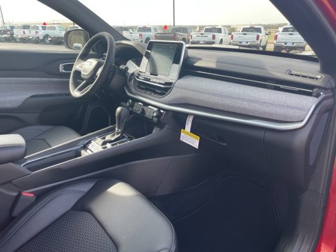 New 2025 Jeep Compass Latitude image 12