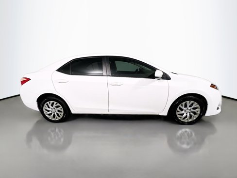 Used 2019 Toyota Corolla LE image 3