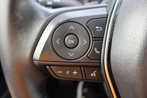 Used 2018 Toyota Camry SE image 19