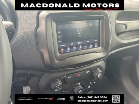 Used 2018 Jeep Renegade Latitude image 12