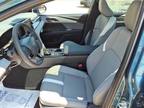 New 2025 Toyota Camry SE image 12