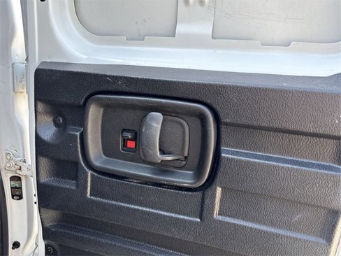Used 2017 Chevrolet Express 2500 image 17