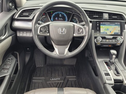 Used 2016 Honda Civic Touring image 10