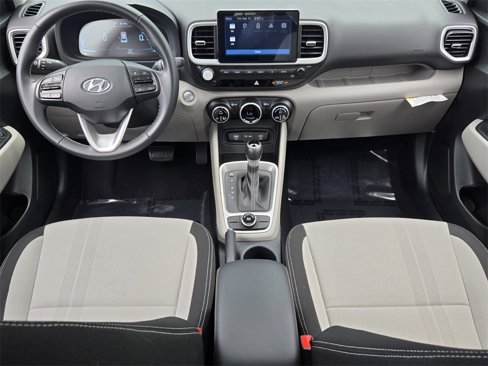Certified 2025 Hyundai Venue SEL image 12