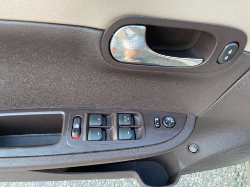 Used 2012 Chevrolet Malibu LT w/ Sunroof Package image 9