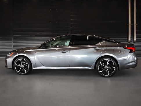 Used 2024 Nissan Altima 2.5 SR image 14