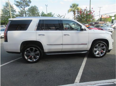 Used 2017 Cadillac Escalade Luxury image 6