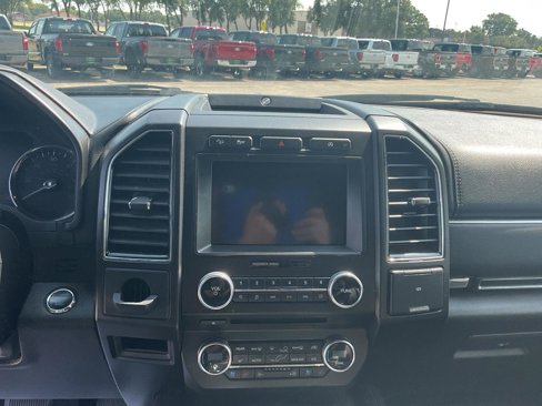 Used 2018 Ford Expedition Limited image 14