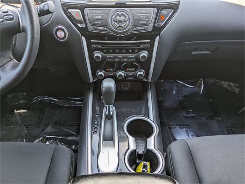 Used 2019 Nissan Pathfinder S image 19