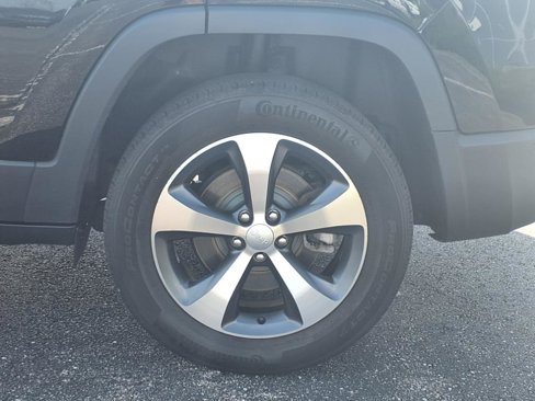 Used 2021 Jeep Cherokee Limited image 27