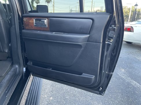Used 2016 Lincoln Navigator L Select image 36
