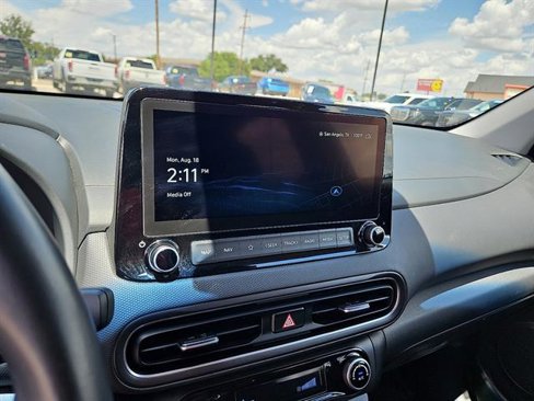 Used 2023 Hyundai Kona SEL w/ Convenience Package image 16
