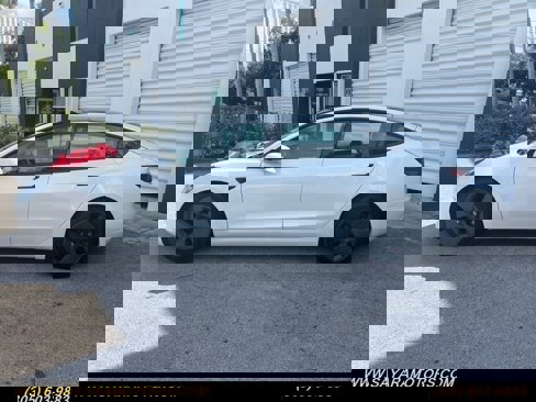 Used 2021 Tesla Model 3 Standard Range Plus image 13