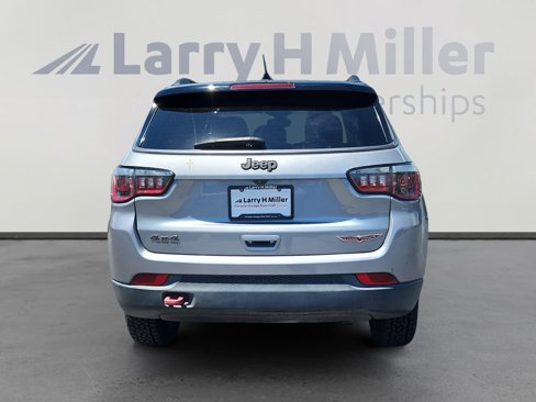 Used 2019 Jeep Compass Trailhawk image 4