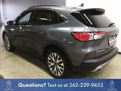 Certified 2022 Ford Escape Titanium image 3