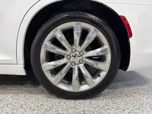 Used 2019 Chrysler 300 Limited image 13