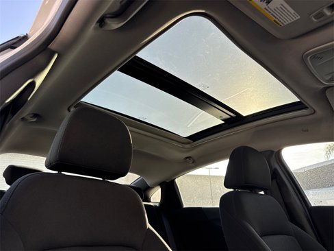 Used 2024 Chevrolet Malibu LT image 3